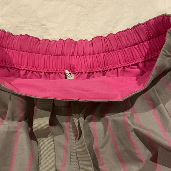 LULULEMON Spring Breakaway Short size 6​​​​​​ - Picture 7 of 12